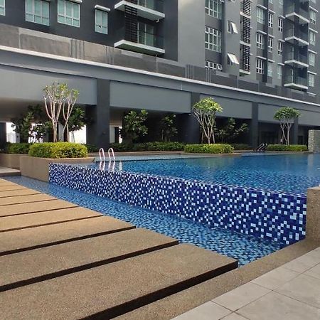 Bukit Rimau Instagrammable 2 Bedroom Apartment With Pool View Up To 5 Pax Shah Alam Exterior photo